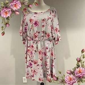 Floral plus size mini‎ dress with flutter short sleeves